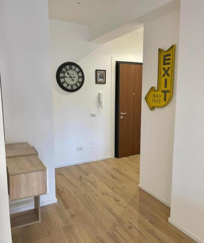 Pm 34 Viale Imperatore - 50 Mt From Metro San Paolo Apartment
