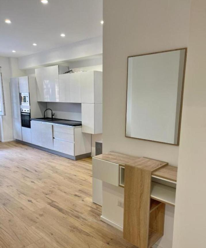 Pm 34 Viale Imperatore - 50 Mt From Metro San Paolo Apartment Rome