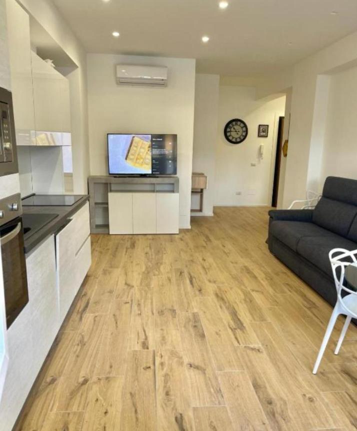 Apartamento Pm 34 Viale Imperatore - 50 Mt From Metro San Paolo *